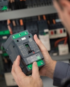 TeSys от Schneider Electric – лучшее решение для двигателей энергоэфффективности класса IE3 и IE4